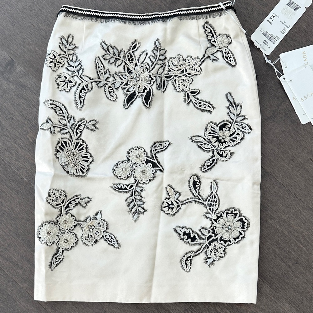 Escada White Pencil Skirt with Black Floral Embroidery